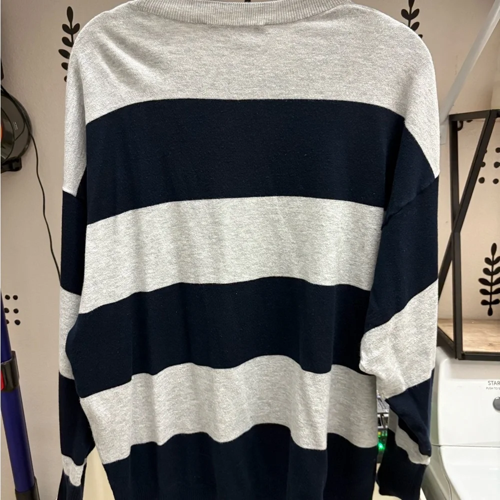 Loft womens long sleeve crew neck sweater gray black wide stripes size lg soft